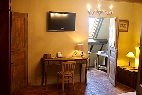 Double or Twin Room with Private Bathroom