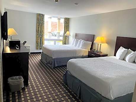 Queen Room - Mobility Access/Non-Smoking