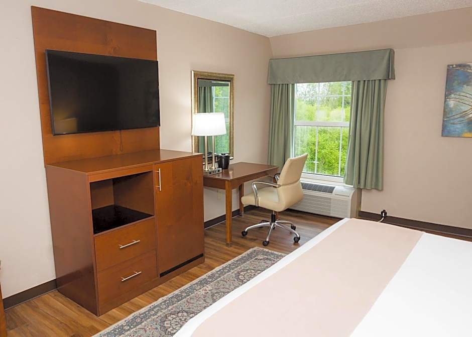 D. Hotel Suites & Spa