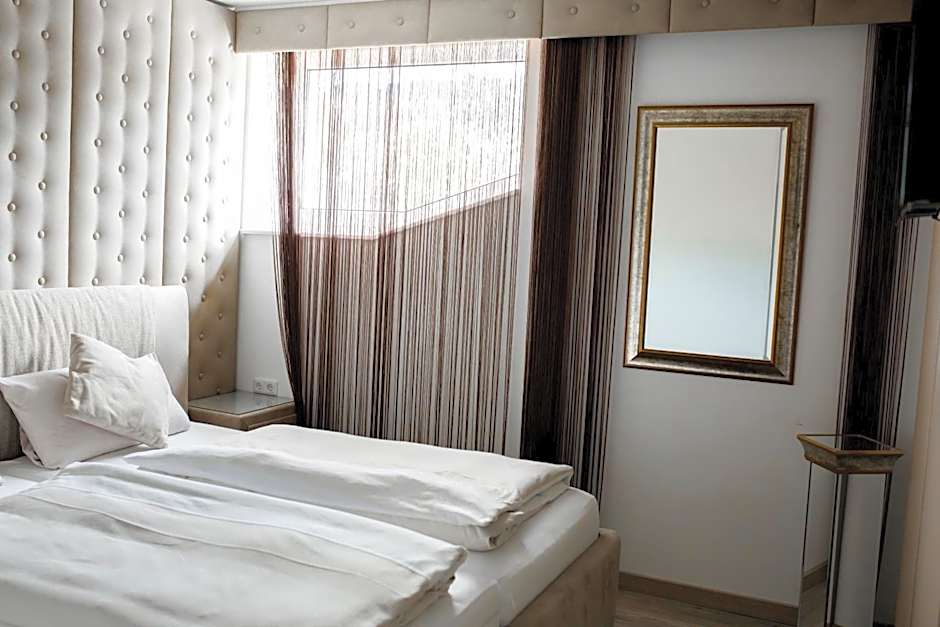 Bach Hotel
