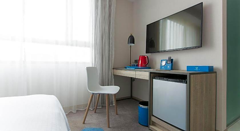 Airline Inn - Kaohsiung Station 