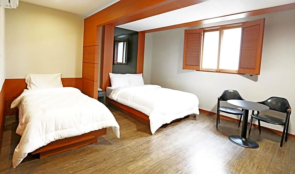 Incheon Airport Hotel June