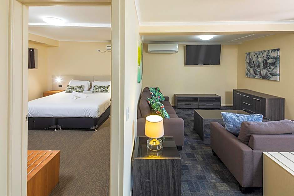 Nightcap At Balaclava Hotel