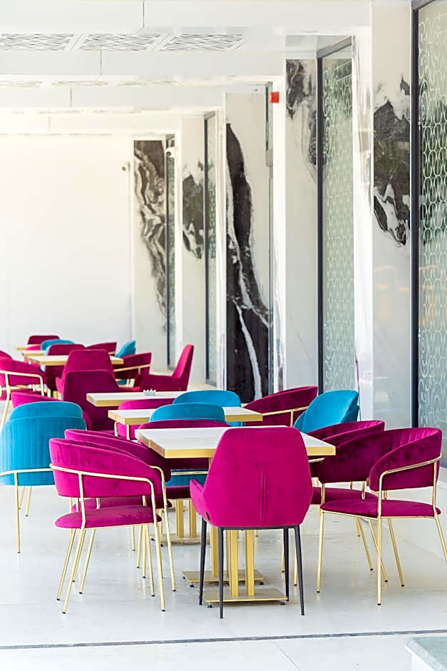 W Regal Boutique Hotel&Spa