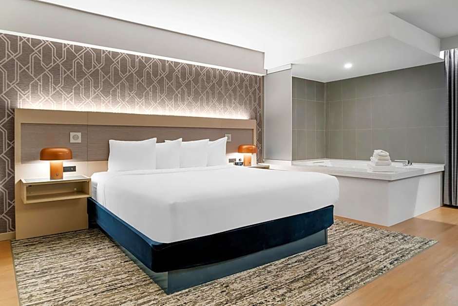 Radisson Plaza Hotel at Kalamazoo Center
