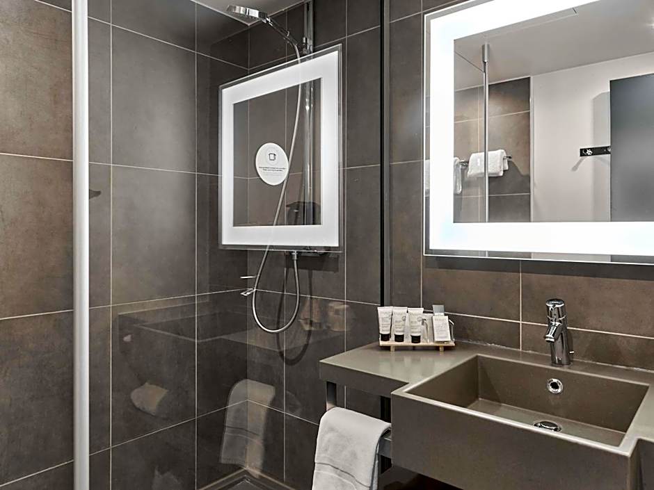 B&B HOTEL Cergy Port 4 étoiles