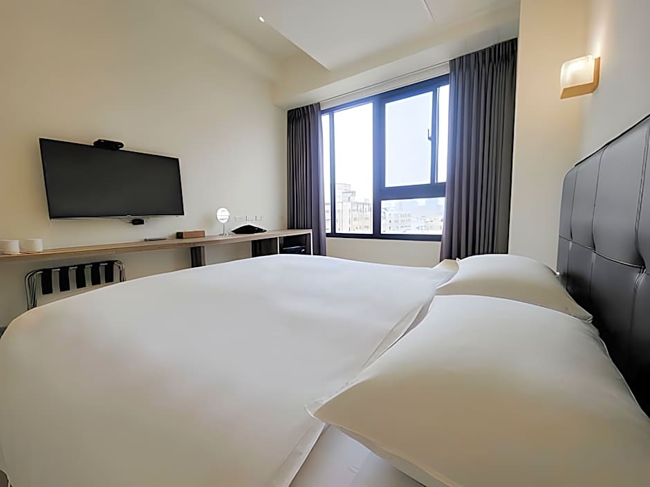 CHECK inn Express Taichung Fuxing