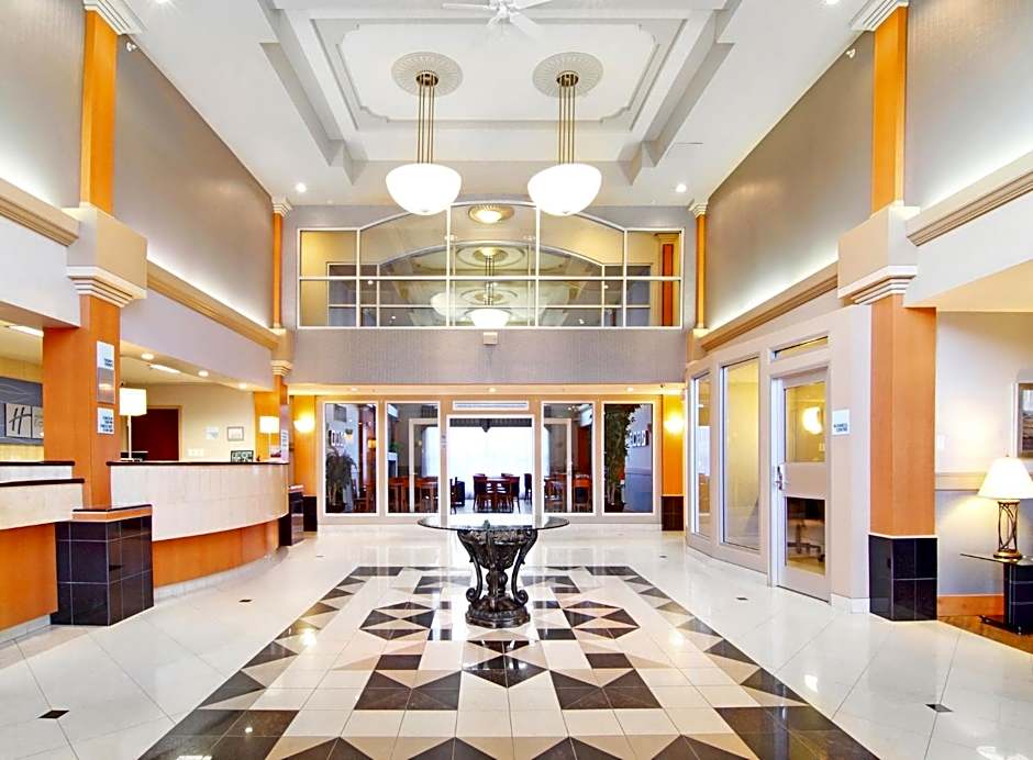 Holiday Inn Express Calgary South By IHG