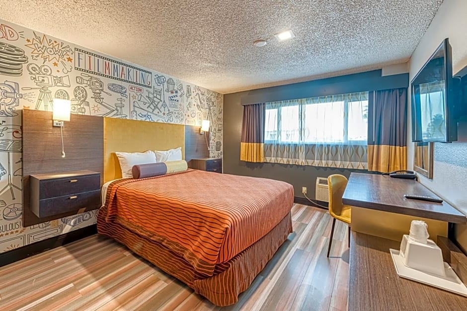 La Mirage Inn - Hollywood
