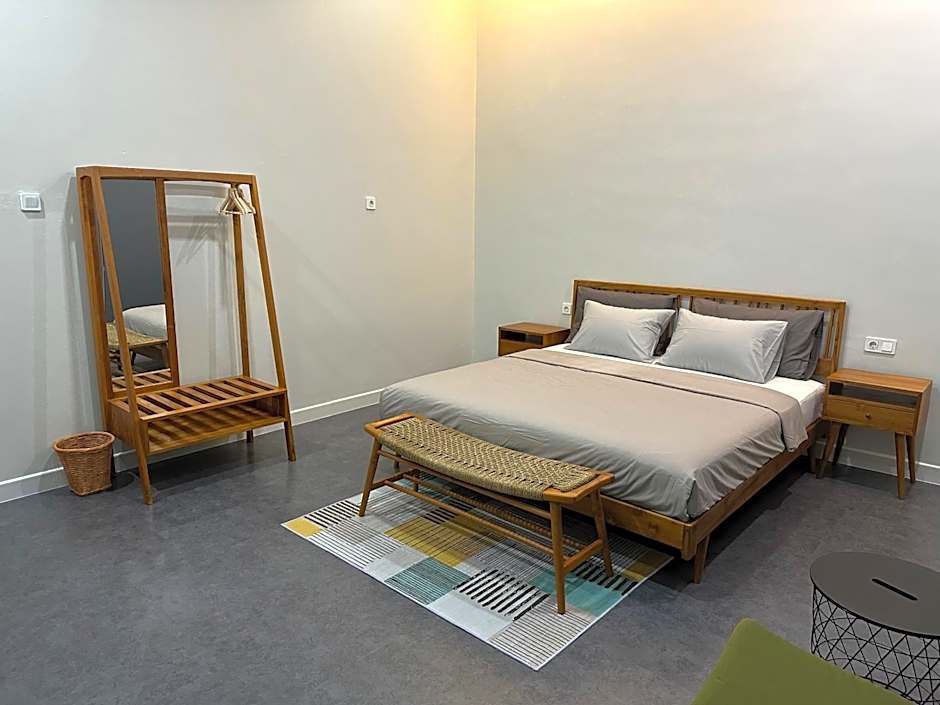 Cendhani Raras Gallery