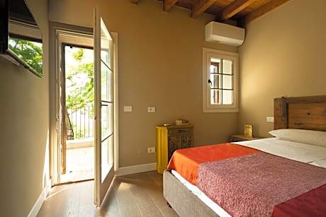 Deluxe Double Room with Balcony