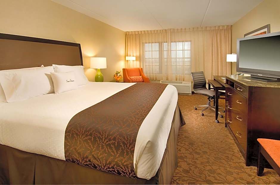 DoubleTree By Hilton Hotel Dulles Airport-Sterling