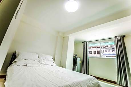 Family Room (4 Adults)