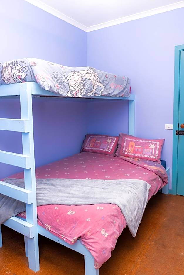 Foto 1 dari 5 — Double Room with Private Bathroom