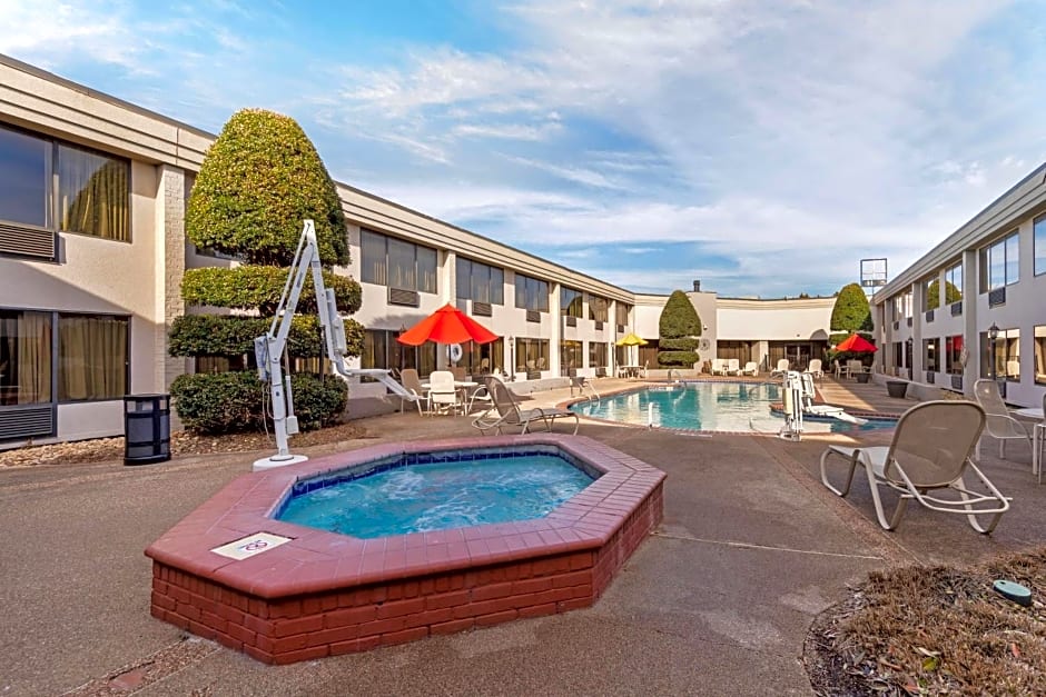 Best Western Plus Madison-Huntsville