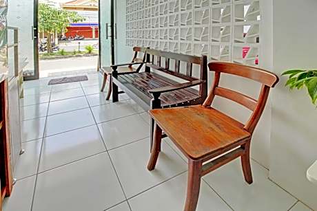 Super OYO 92433 Sirih Gading Family Guest House