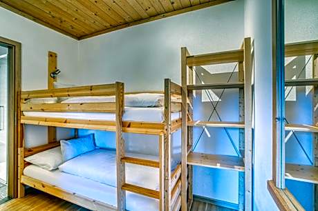 One-Bedroom Apartment with children's room and Balcony