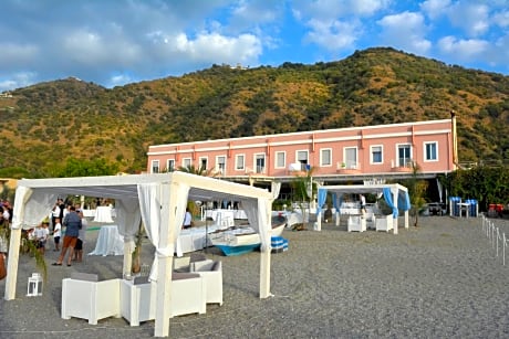 Hotel Ristorante La Scogliera - NUOVA GESTIONE
