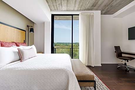 1 King Bed Suite Balcony