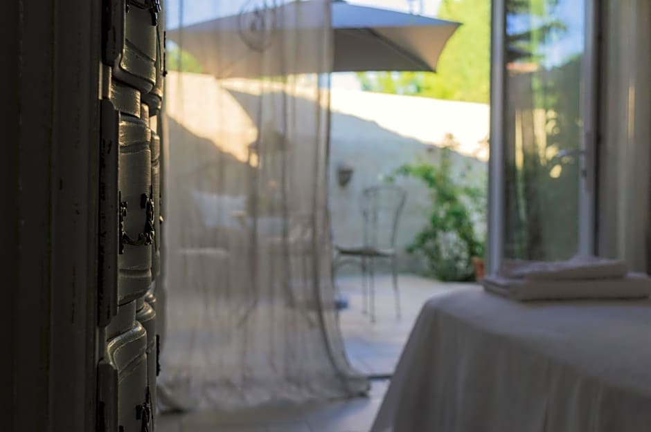 B&B Le Chat Sur Le Toit – Lourmarin, UT