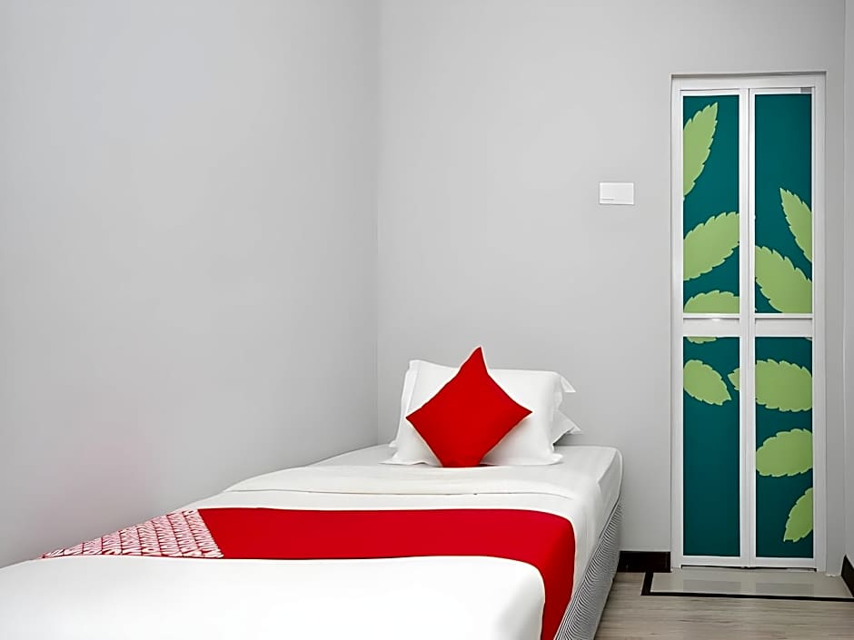 ADA Hotel & Apartment