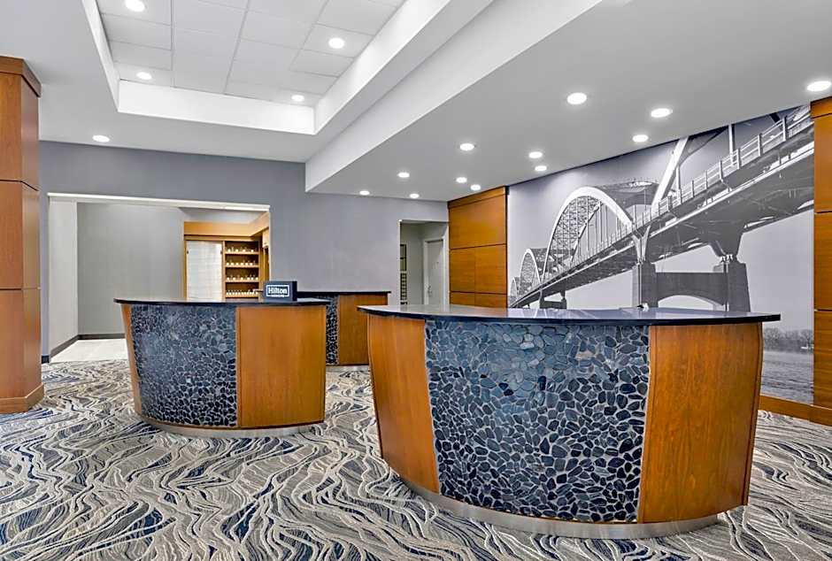 DoubleTree by Hilton Davenport