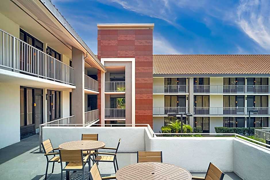 La Quinta Inn & Suites by Wyndham Thousand Oaks Newbury Park