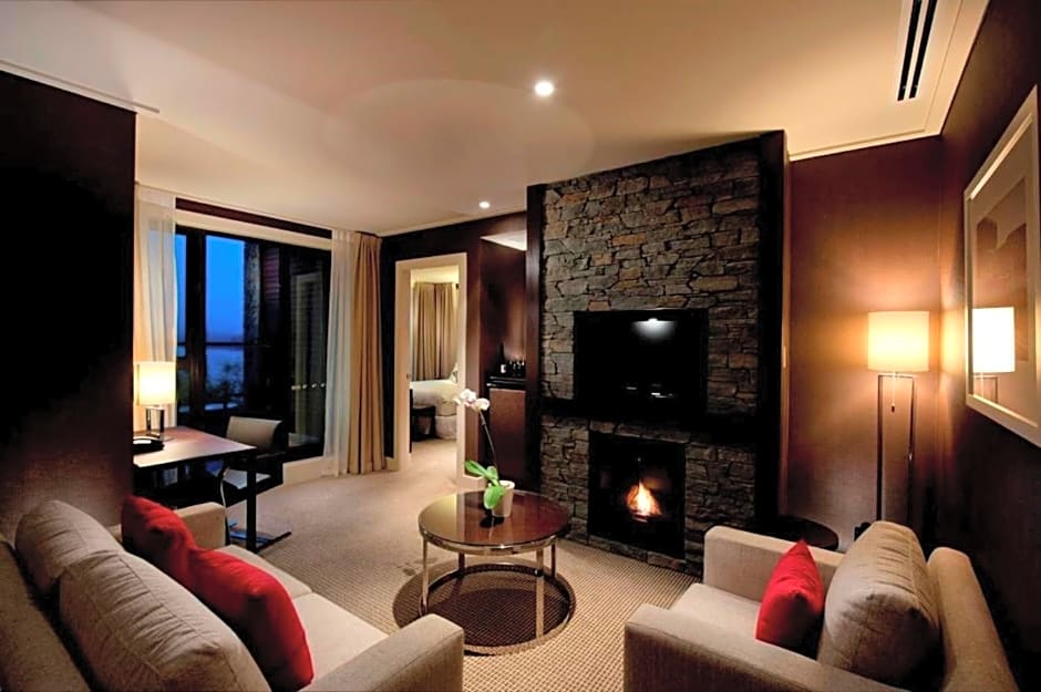 Hilton Queenstown Resort & Spa