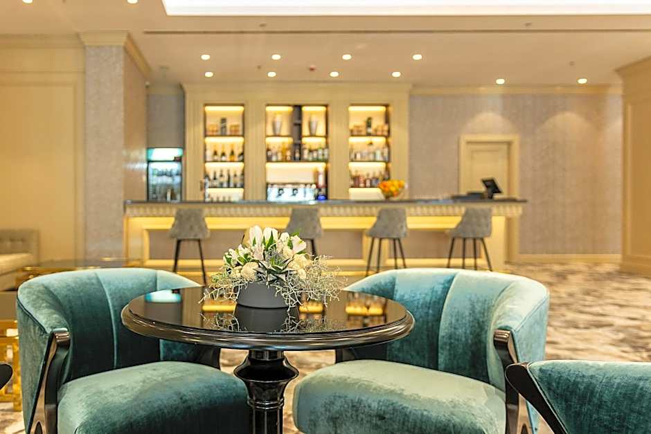 Astoria Grand Hotel