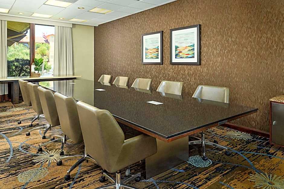 DoubleTree By Hilton Hotel Ontario Airport