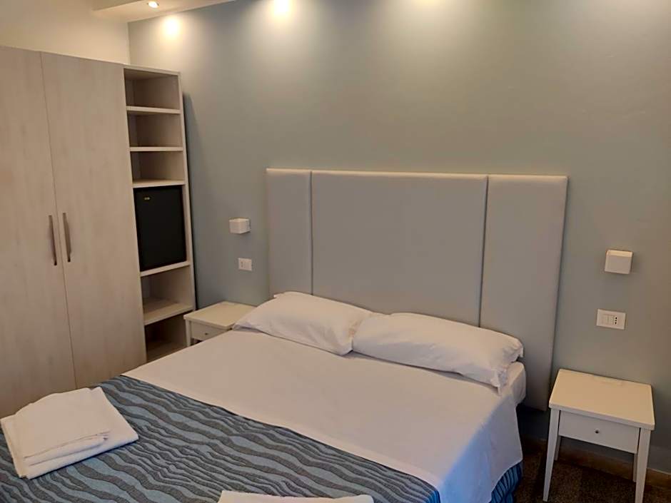 Hotel Caravel Park