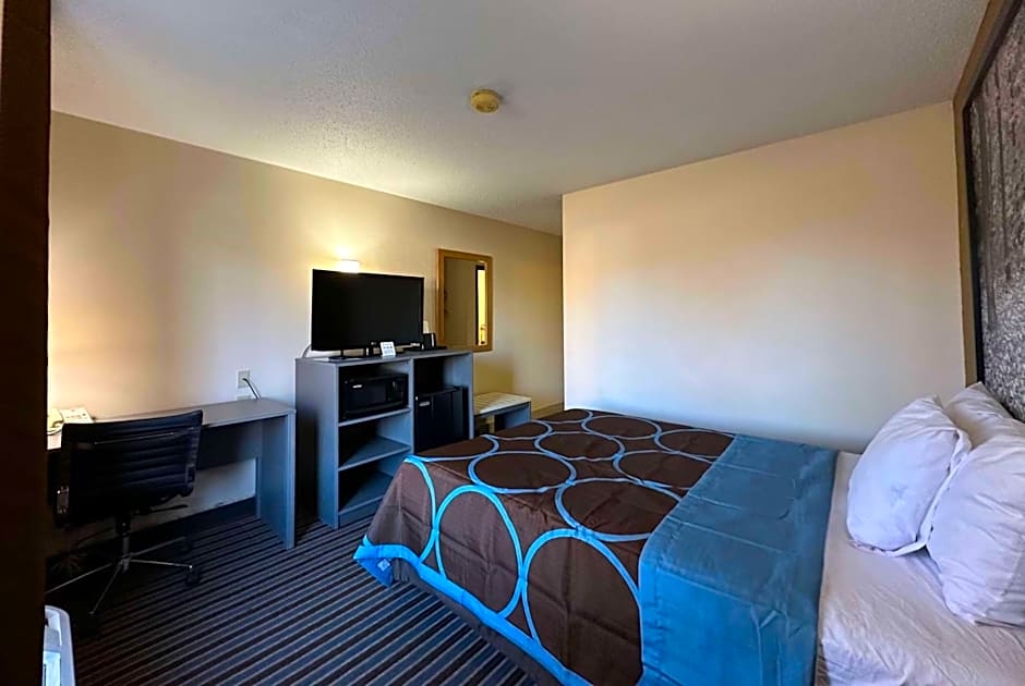 Super 8 by Wyndham Columbia Clark Lane