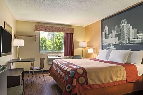 1 King Bed Non-Smoking