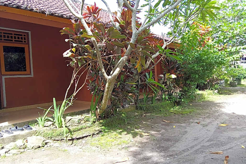 Hotel O Dannis Homestay Near Musholla Al Istiqomah Terawangan