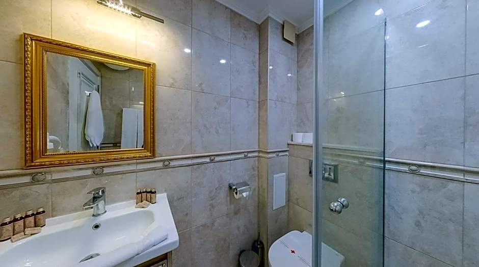 Maria Palace Complex