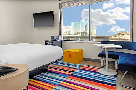 Aloft, Suite, 1 King, Balcony