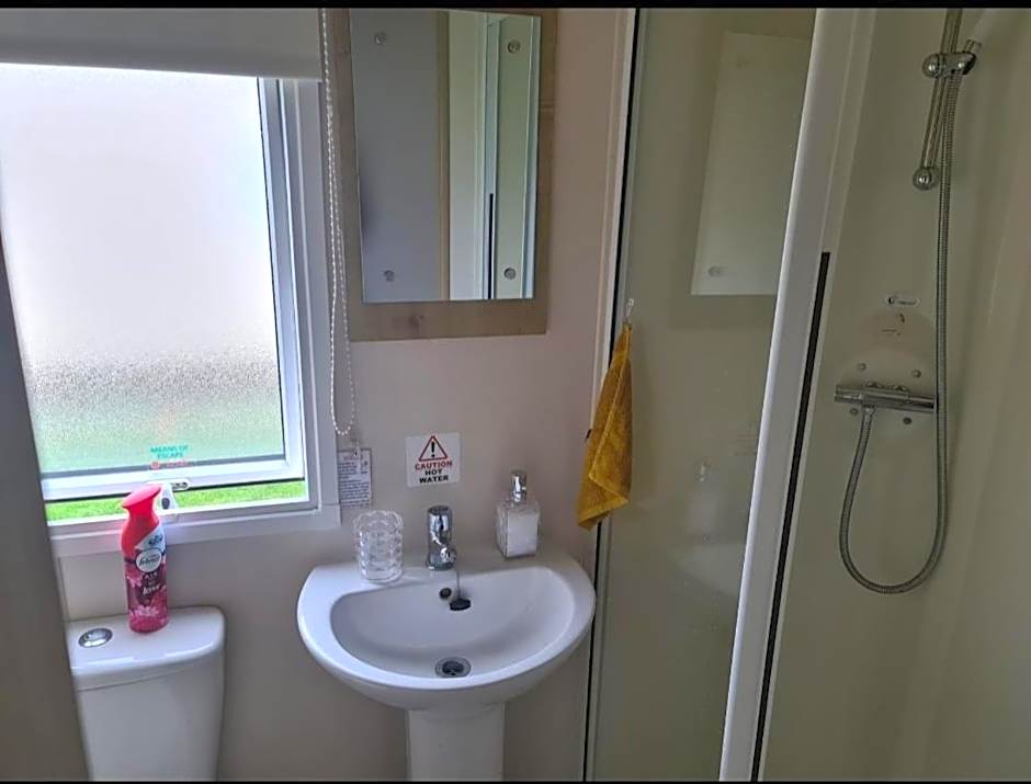 Delux Caravan - Clacton-on-sea