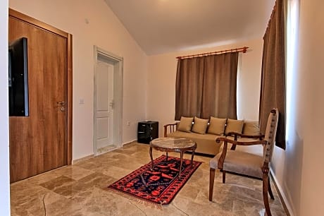 Suite with River View