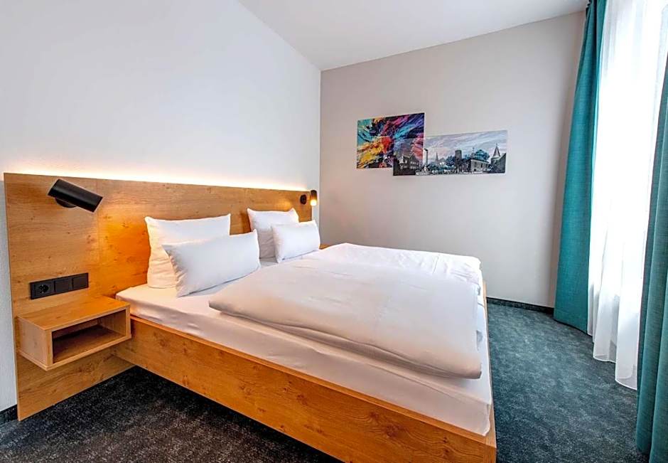JaHotel