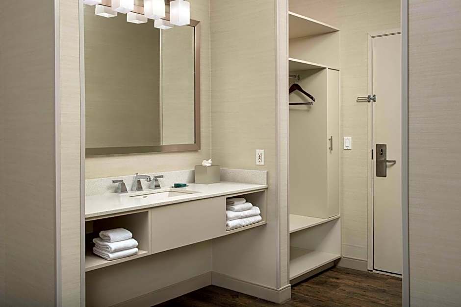 DoubleTree By Hilton North Salem