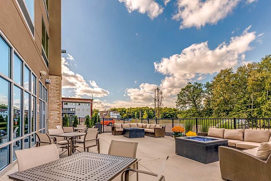 Holiday Inn Express & Suites Okemos - University Area By IHG