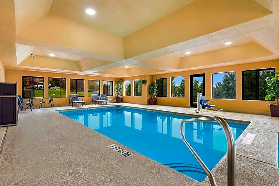 Best Western Bradbury Inn & Suites
