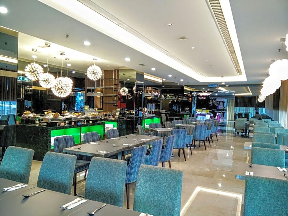 Greens Hotel & Suites