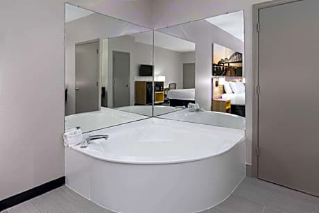 King Studio Suite - Non-Smoking