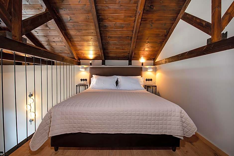 Mosaic Venetian Harbour Suites