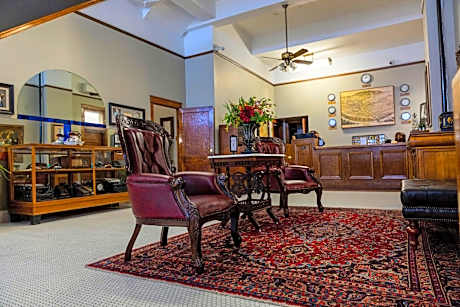 Gardner Hotel