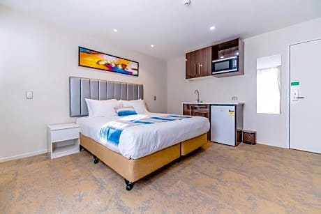 Deluxe King Room - Disability Access