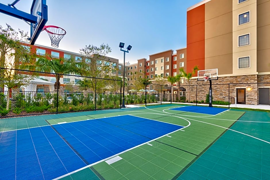 Holiday Inn Express & Suites - Gainesville I-75, an IHG Hotel
