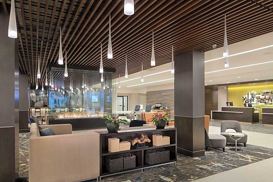 DoubleTree by Hilton Hotel Syracuse