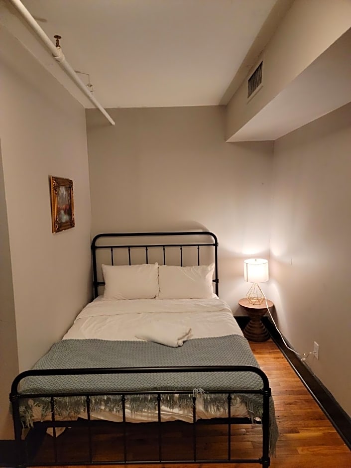 Photo 1 of 2 of 1 Double Bed